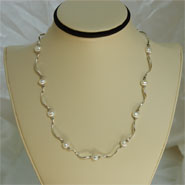 Silver Bar Necklace (White)
