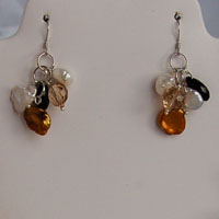 Gold and white coin pearl earring