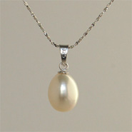8-9 mm Teardrop Pendant (White)
