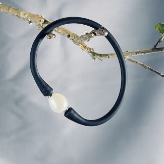 SILICONE RUBBER BRACELETS WITH 11MM PEARL
