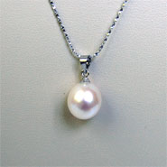 10.5-11.5 mm Teardrop Pendant (White)