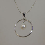 Halo Pearl Pendant (6mm)