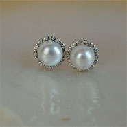 8.5mm pearl stud with sterling silver and cubic zirconia