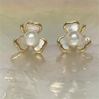 Seashell Clover